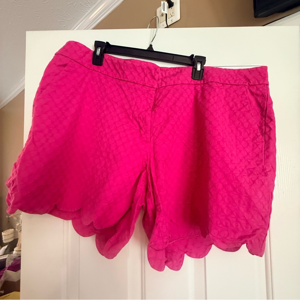 crown & ivy Hot Pink Scallop-Hem Quilted Shorts